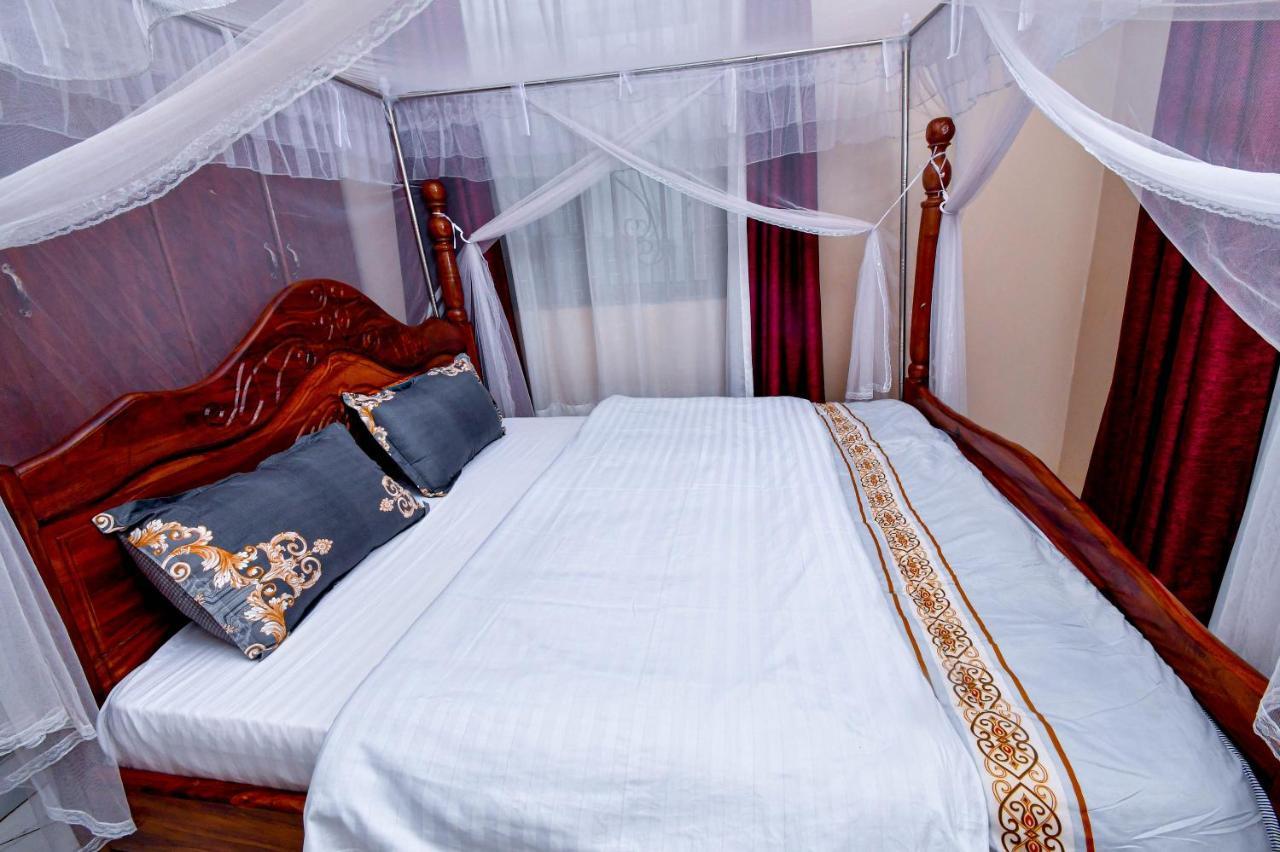 Peace Of Mind Suites Entebbe Esterno foto