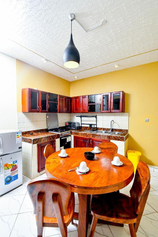 Peace Of Mind Suites Entebbe Esterno foto
