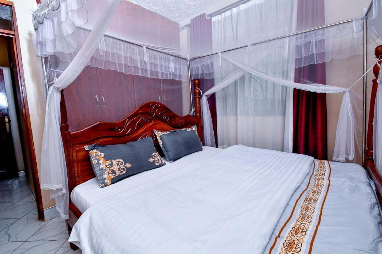 Peace Of Mind Suites Entebbe Esterno foto
