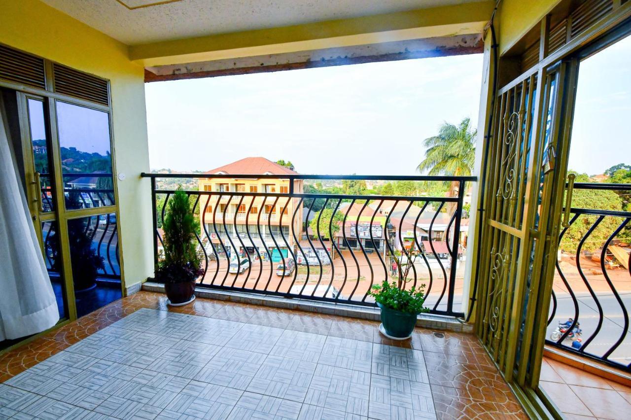Peace Of Mind Suites Entebbe Esterno foto