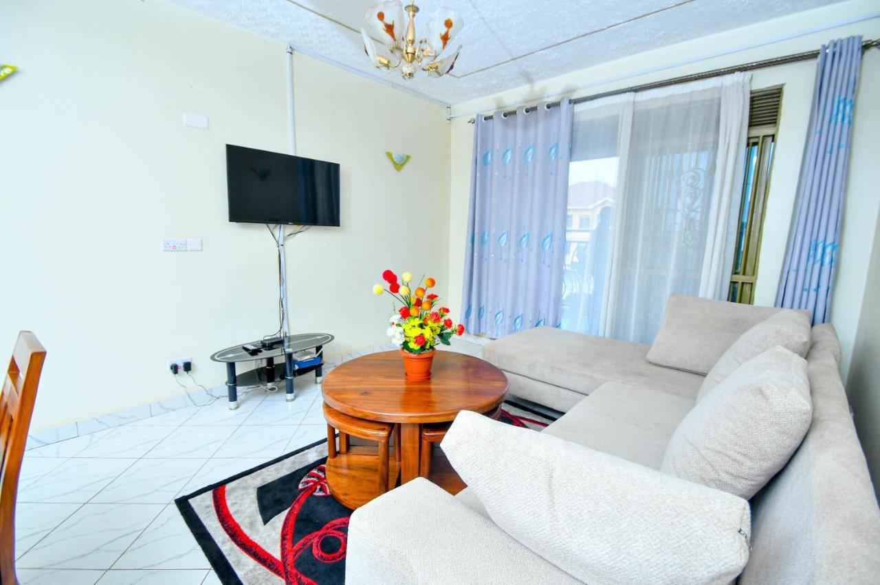 Peace Of Mind Suites Entebbe Esterno foto