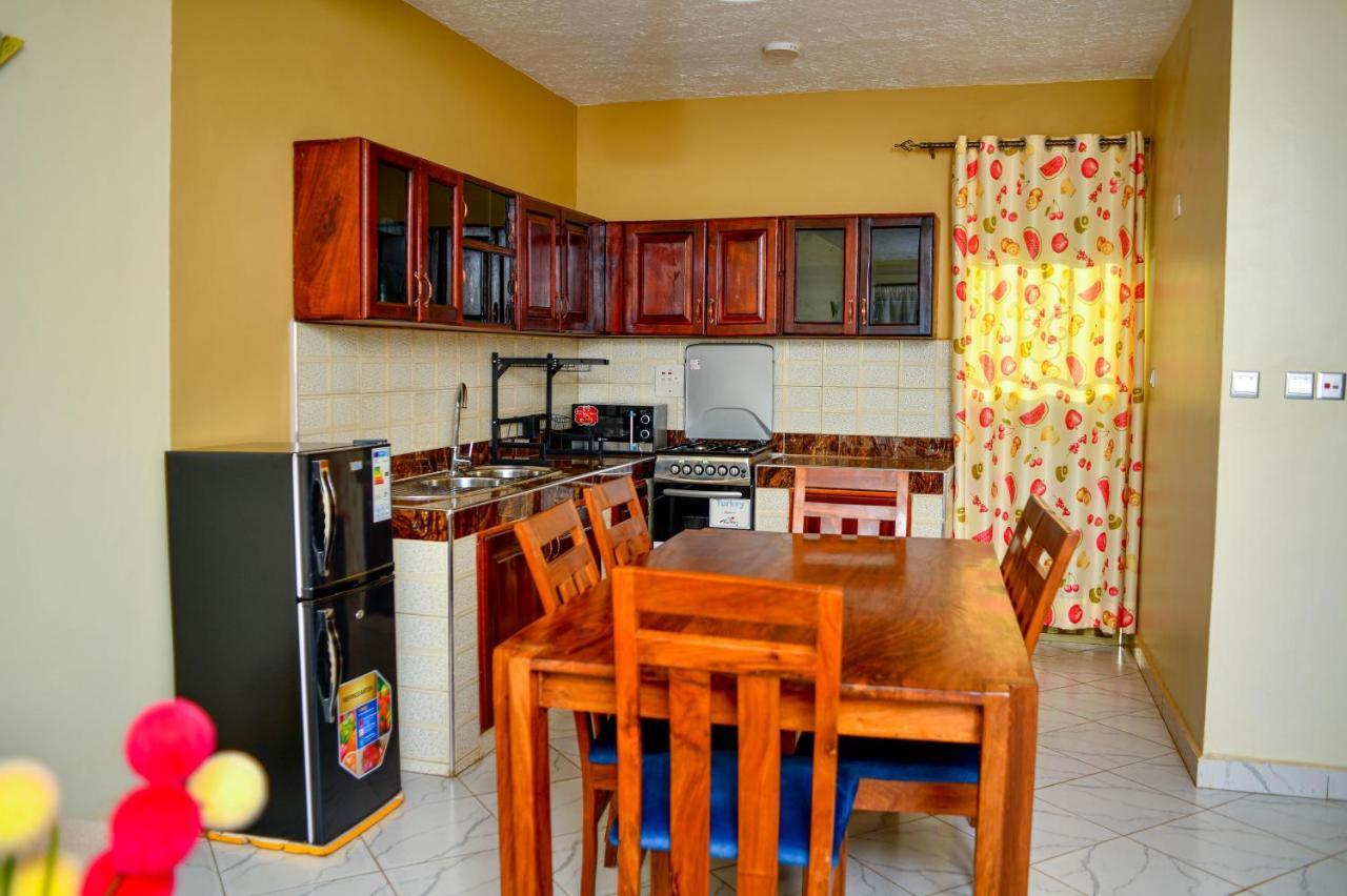 Peace Of Mind Suites Entebbe Esterno foto