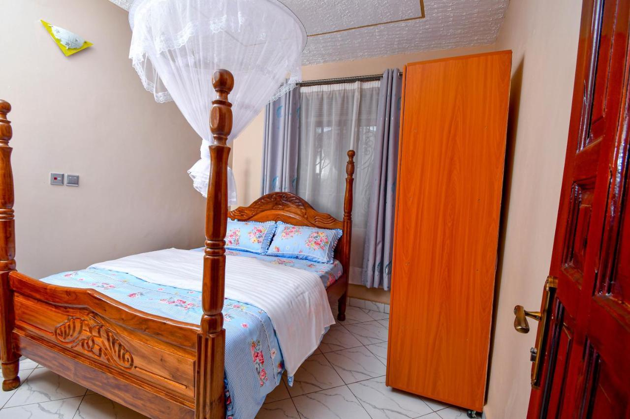 Peace Of Mind Suites Entebbe Esterno foto