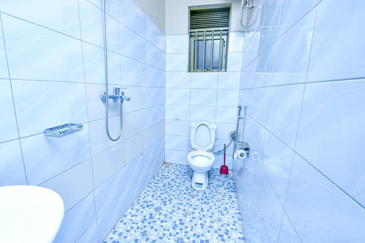 Peace Of Mind Suites Entebbe Esterno foto