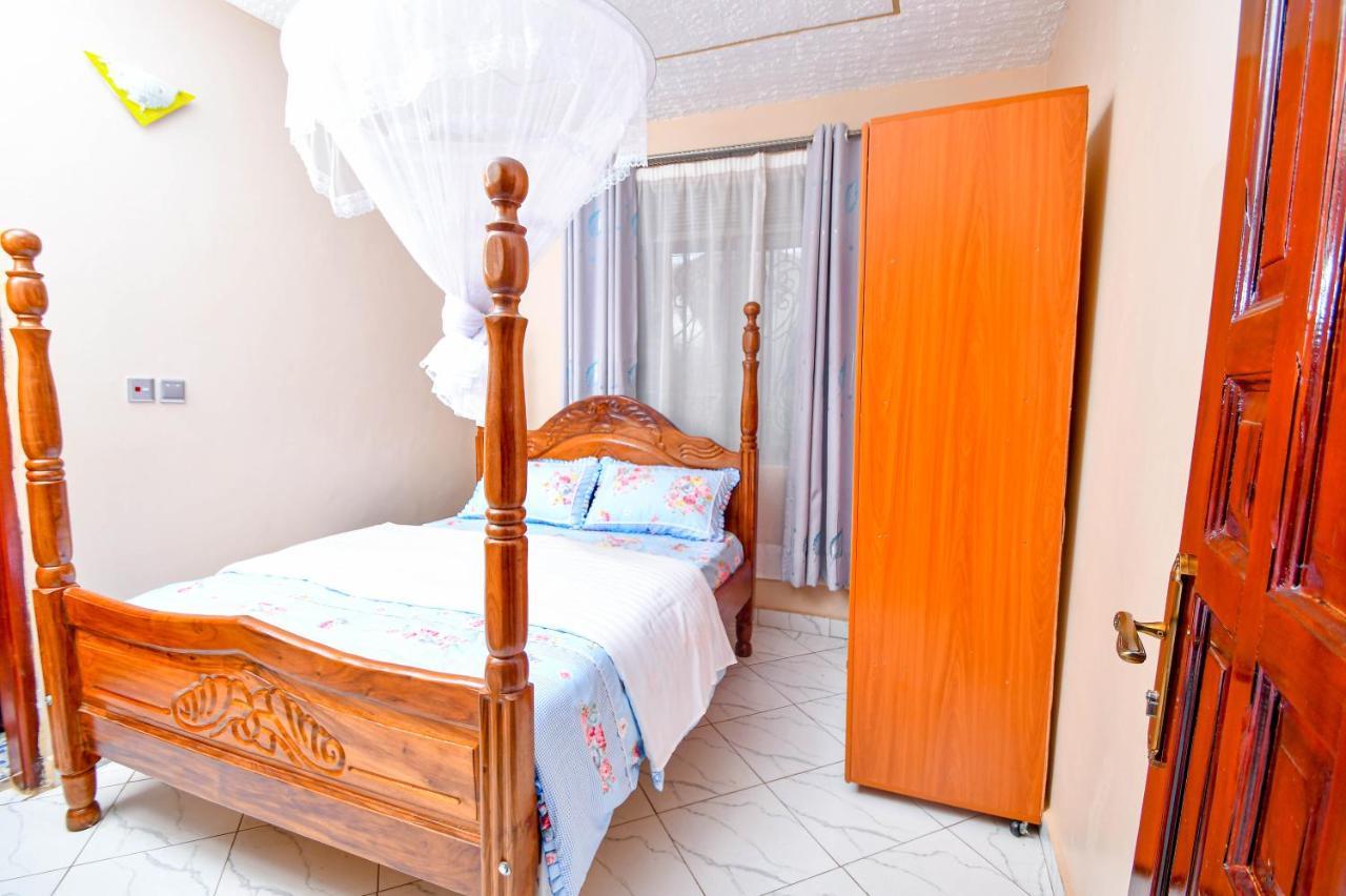 Peace Of Mind Suites Entebbe Esterno foto