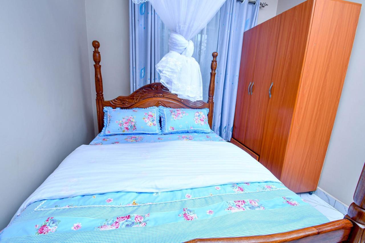 Peace Of Mind Suites Entebbe Esterno foto