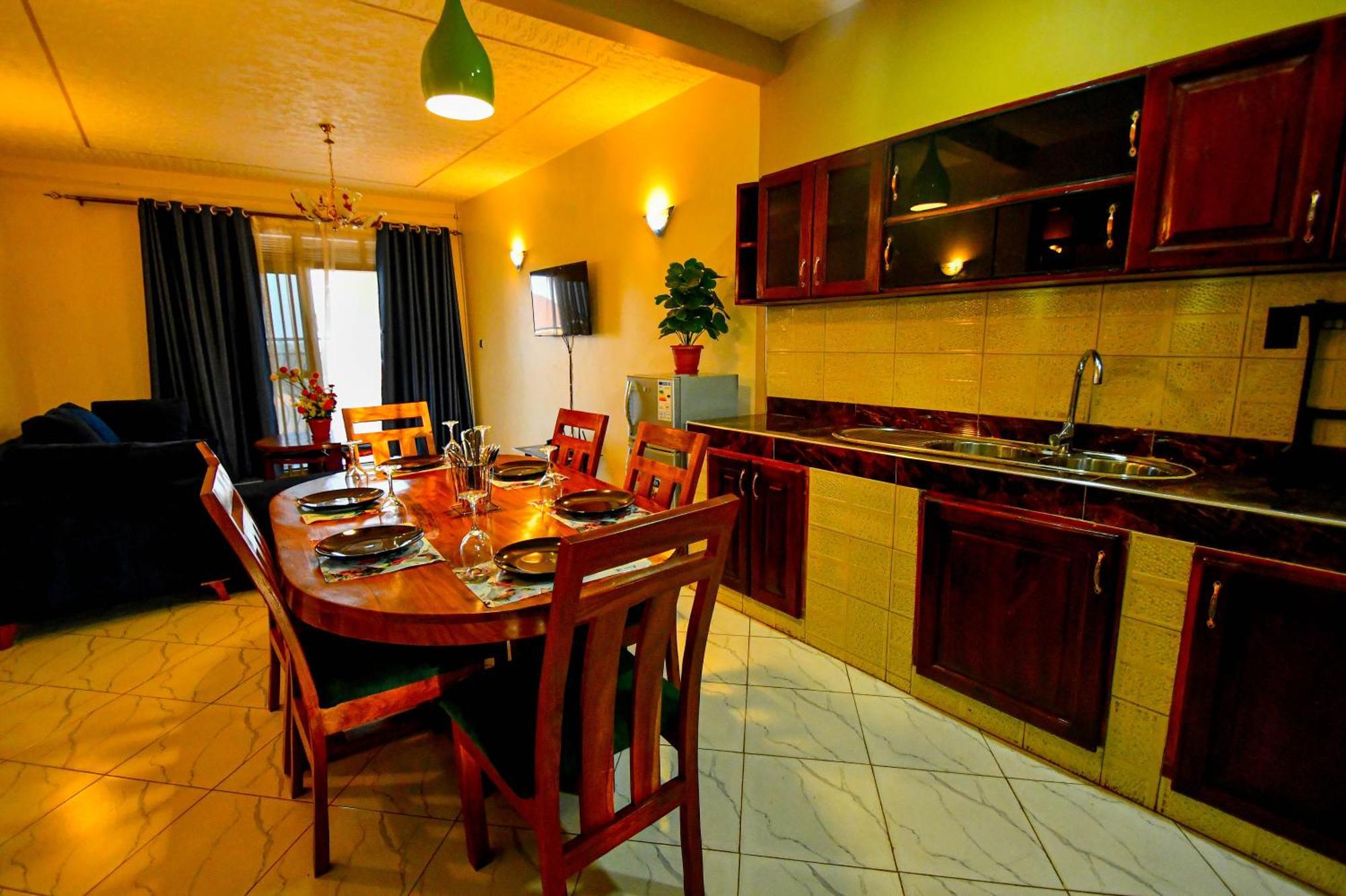 Peace Of Mind Suites Entebbe Esterno foto