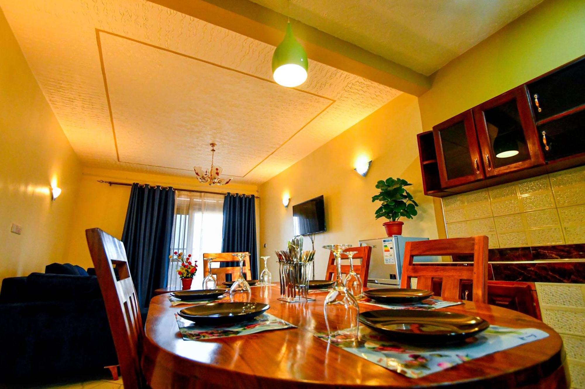 Peace Of Mind Suites Entebbe Esterno foto