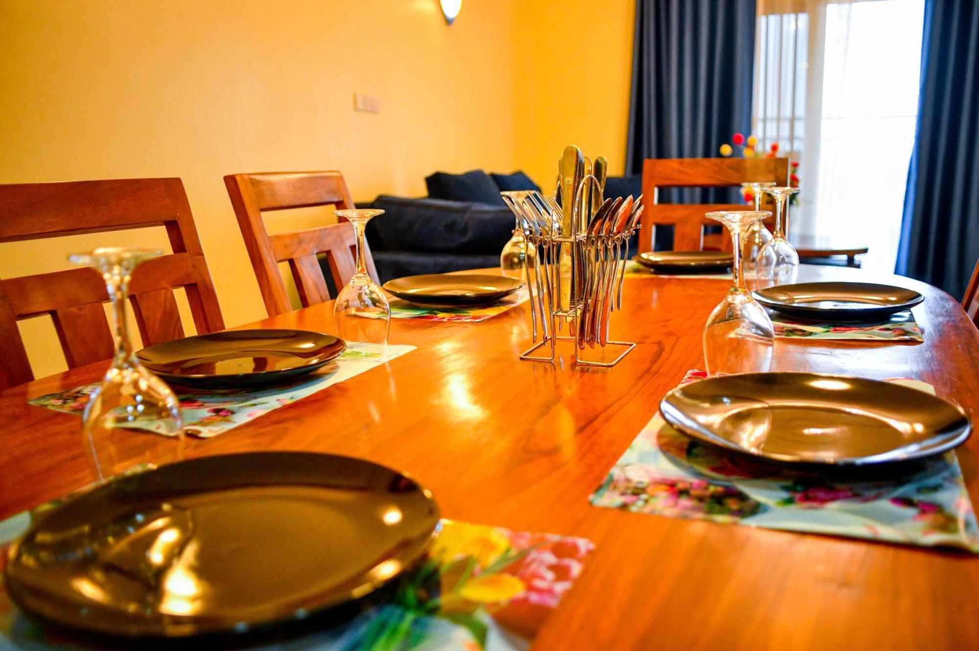 Peace Of Mind Suites Entebbe Esterno foto