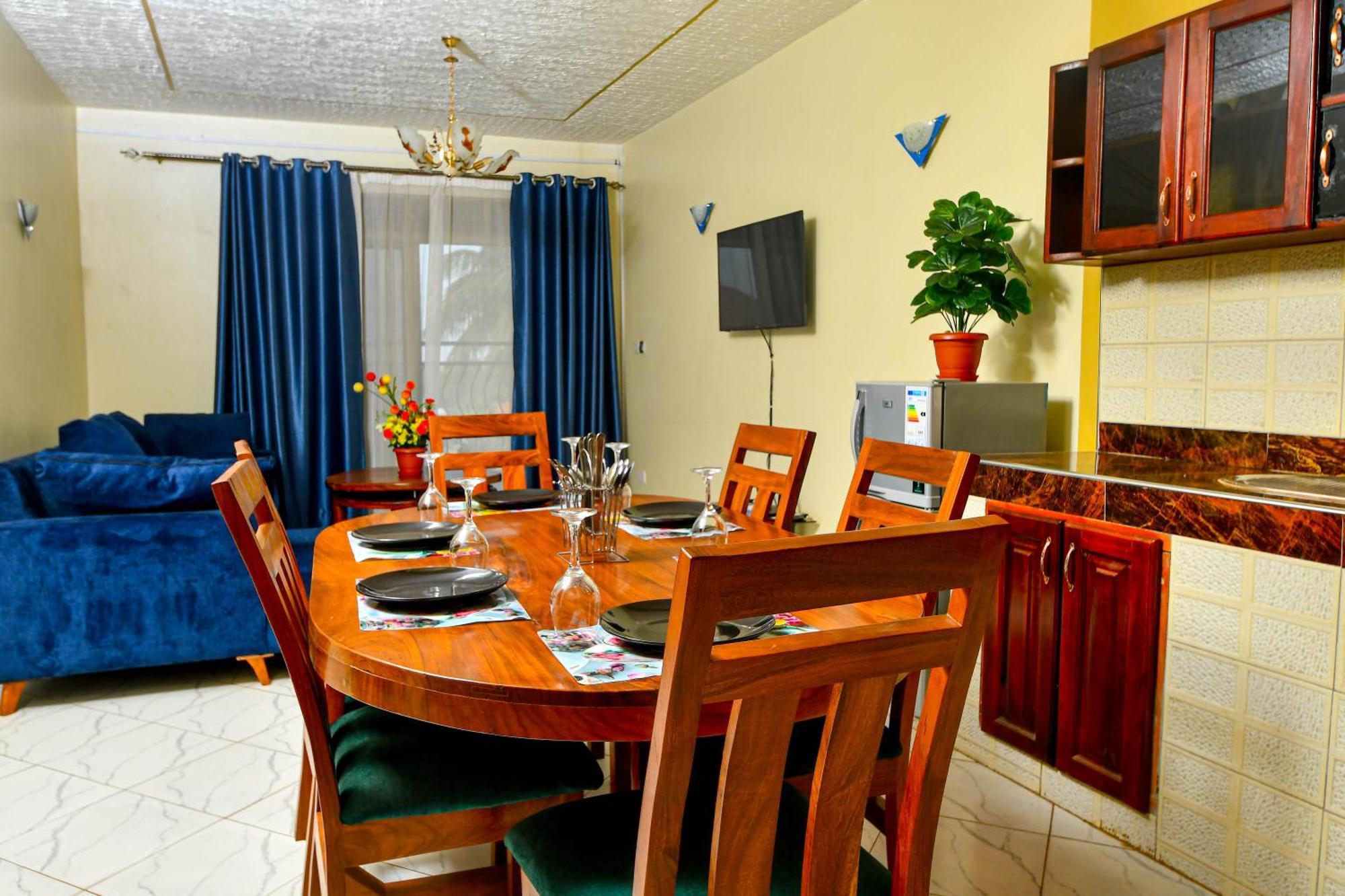 Peace Of Mind Suites Entebbe Esterno foto
